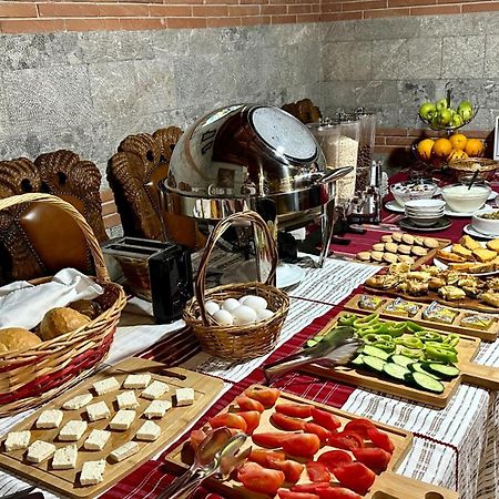 Brilant Antik Hotel Tirana Zewnętrze zdjęcie