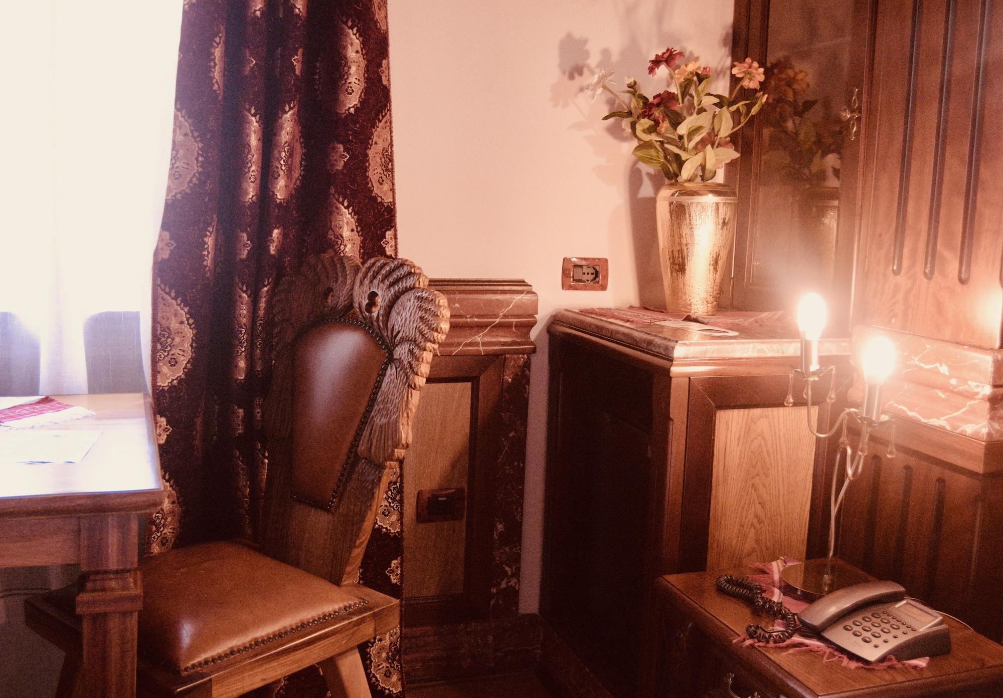 Brilant Antik Hotel Tirana Zewnętrze zdjęcie