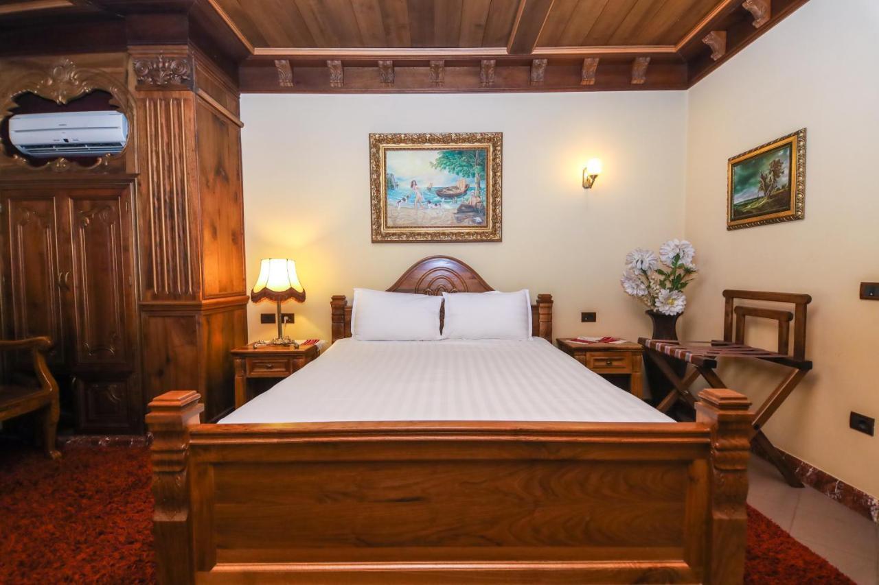 Brilant Antik Hotel Tirana Zewnętrze zdjęcie