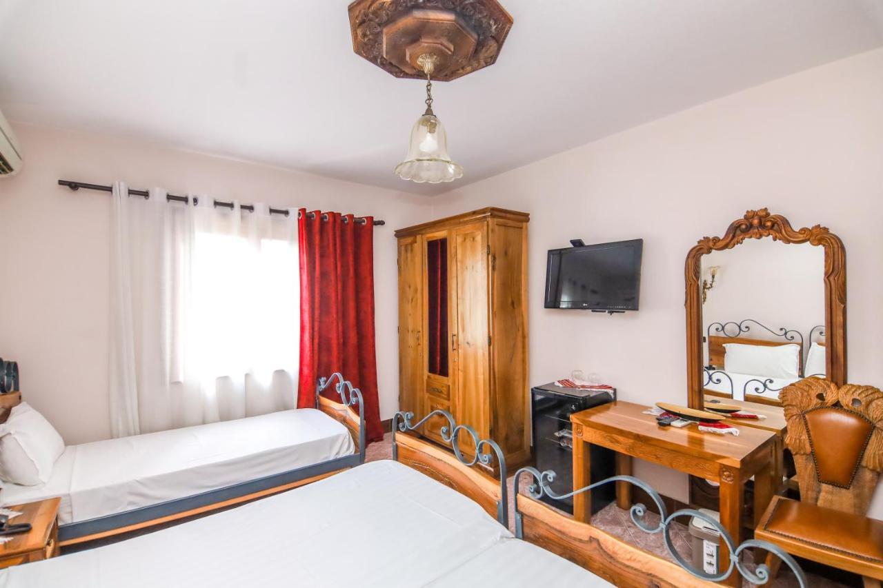 Brilant Antik Hotel Tirana Zewnętrze zdjęcie