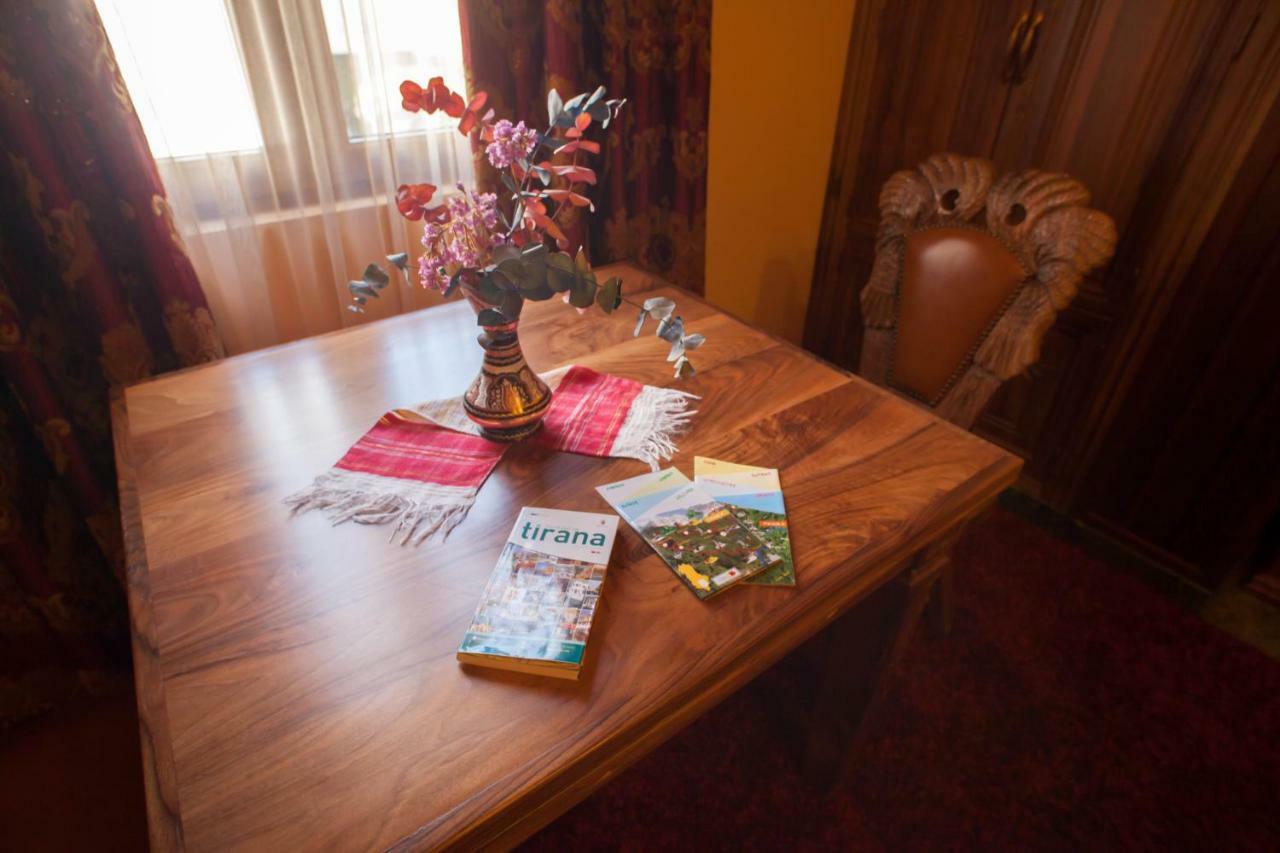 Brilant Antik Hotel Tirana Zewnętrze zdjęcie